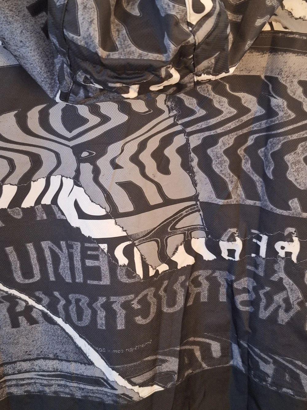 Adidas Own The Run ED9284 Men’s L Graphic Hooded Running Jacket Black Gray